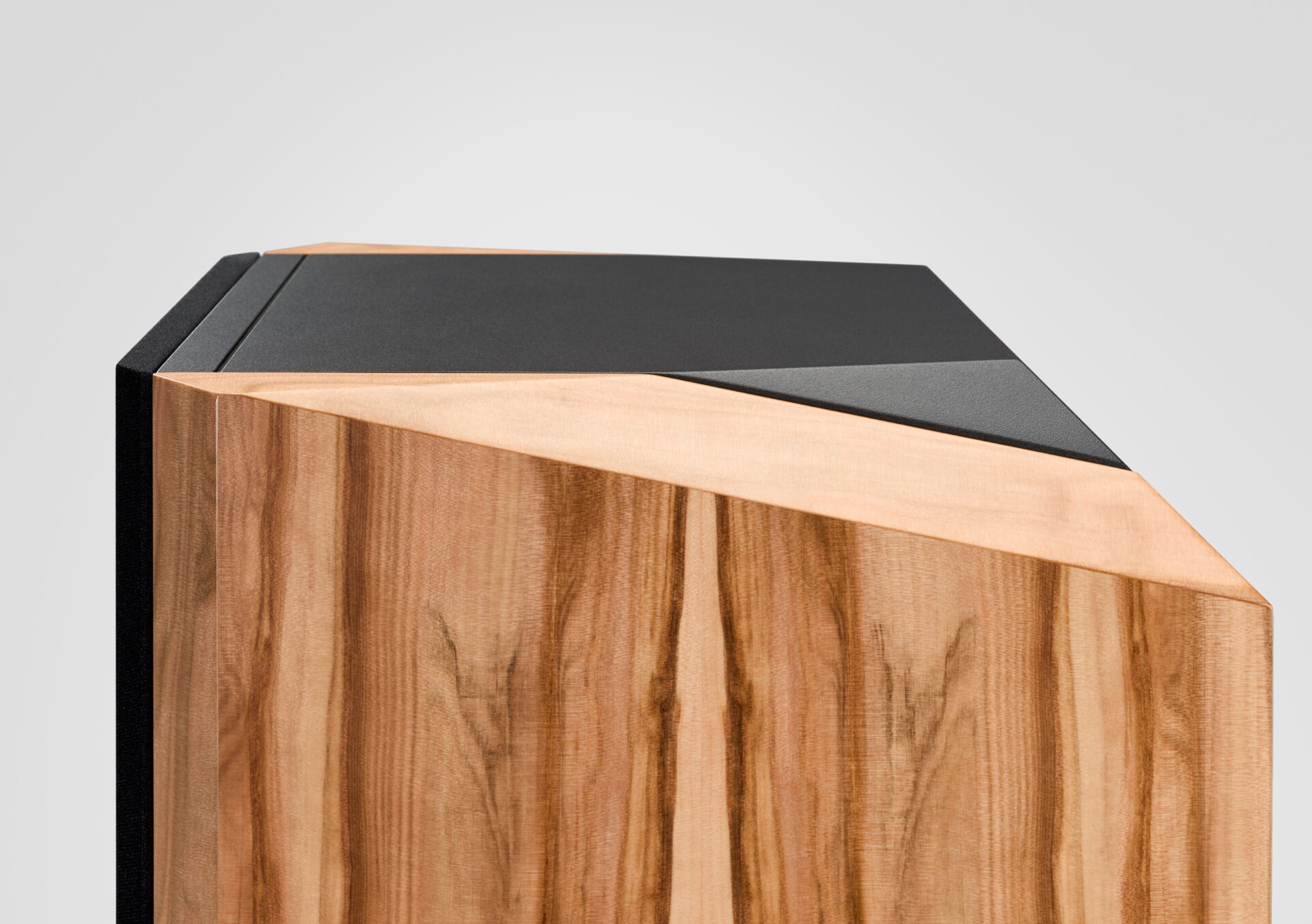 Kudos new Liquid Amber Veneer for Titan