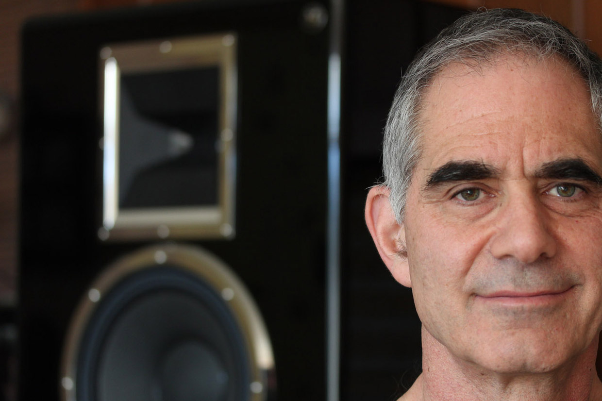 Mark Levinson develops the new C-Wave digital format for Daniel Hertz