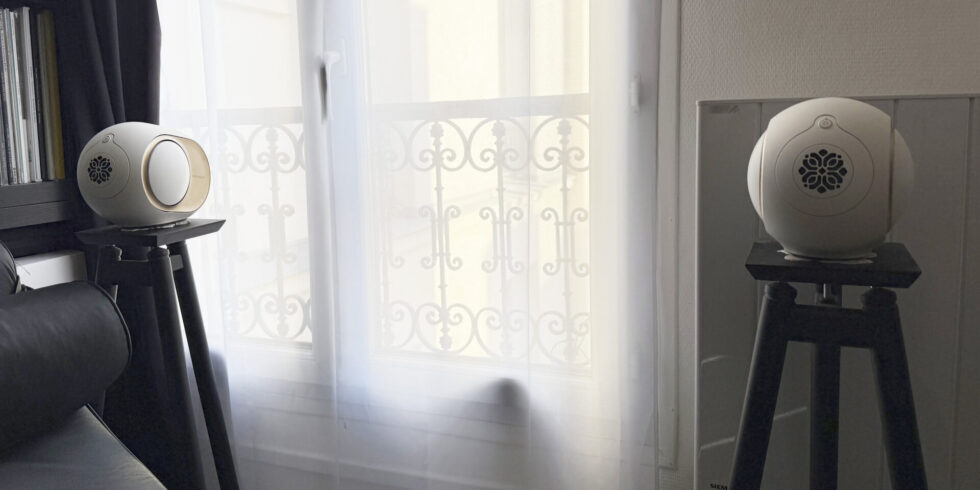 devialet phantom ultimate 98 dB hifi speakers in use next to a window