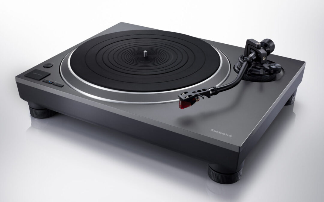 The Technics SL-1500CS features Delta-Sigma control